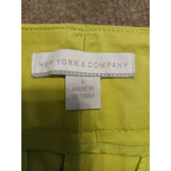New York and Company Womans Bright Yellow Dress Shorts Size‎ 6 Pockets - Picture 6 of 11